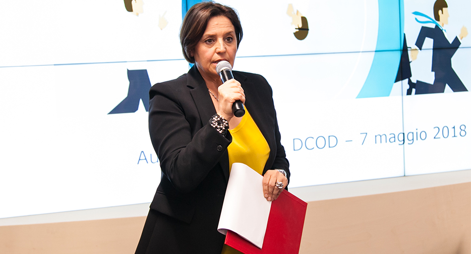 Stefania Pompili - CEO Sopra Steria - moderatrice tavola rotanda
