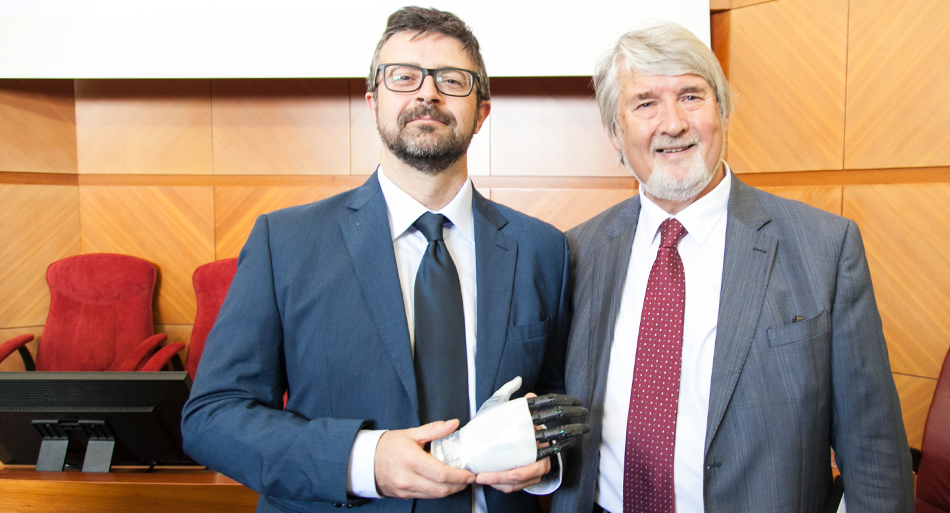 Angelo Andretta - Direttore Centro Protesi Inail di Vigorso di Budrio / Giuliano Poletti - Ministro del Lavoro e delle Politiche Sociali