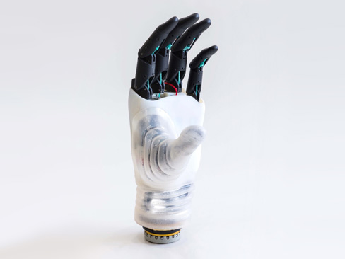 La mano protesica di derivazione robotica “Hannes”, tra i progetti di ricerca Inail presentati alla fiera “Rehacare 2018”